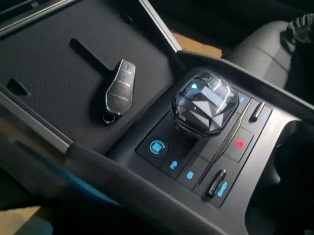 BYD Qin L — Фото автомобиля 13