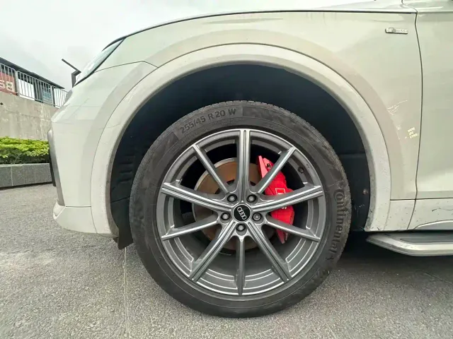 Audi Q5L — Фото автомобиля 7