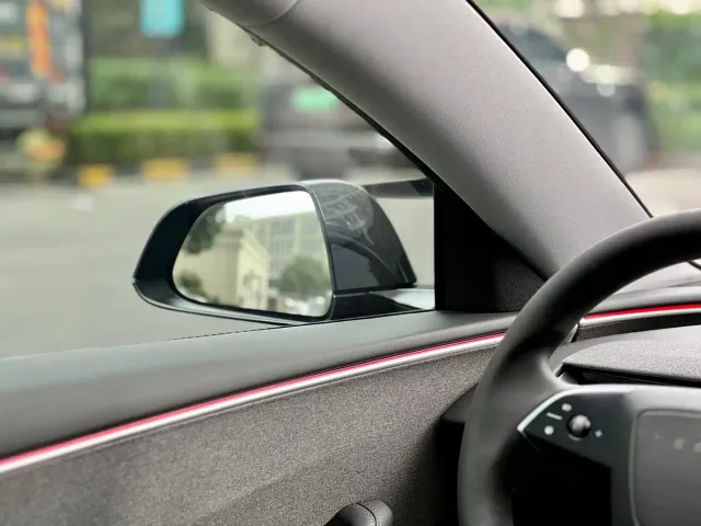 Tesla Model 3 — Фото автомобиля 22