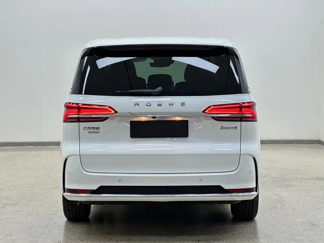 Roewe iMAX8 — Фото автомобиля 5