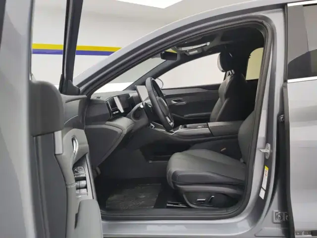 BYD Qin L — Фото автомобиля 9