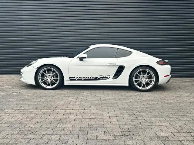 Porsche 718 — Фото автомобиля 5