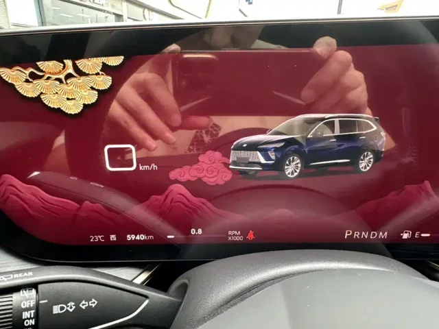 Buick Envision Plus — Фото автомобиля 2