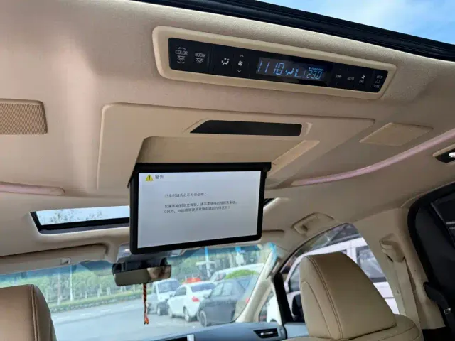 Toyota Alphard — Фото автомобиля 8