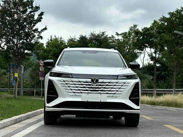 Changan CS75 Plus — Фото автомобиля 3
