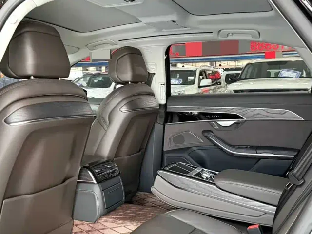 Audi A8 — Фото автомобиля 3