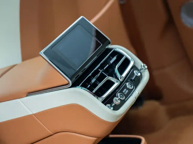 Bentley Bentayga — Фото автомобиля 16