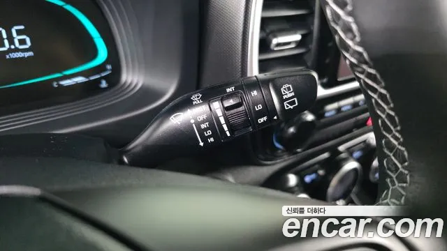 Hyundai Venue — Фото автомобиля 28