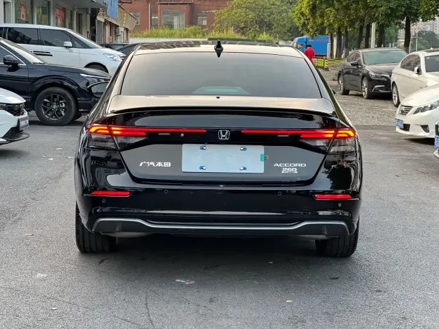 Honda Accord — Фото автомобиля 10