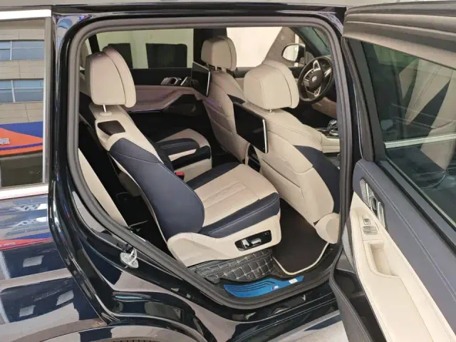 BMW X7 — Фото автомобиля 15