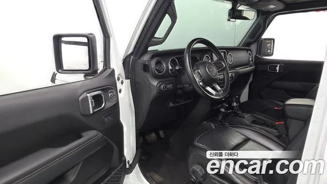 Jeep Wrangler JL — Фото автомобиля 15