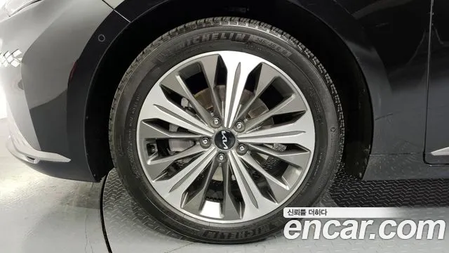 Kia K8 Signature — Фото автомобиля 5