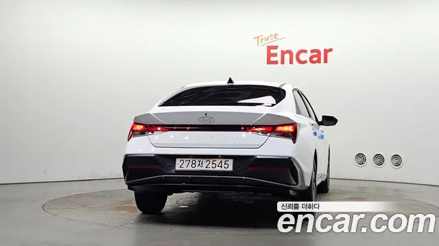 Hyundai Avante — Фото автомобиля 4