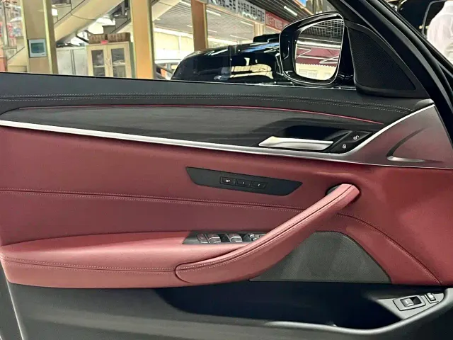 BMW 5 Series — Фото автомобиля 11