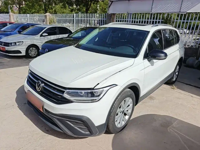 Фотография автомобиля — Volkswagen Tiguan L
