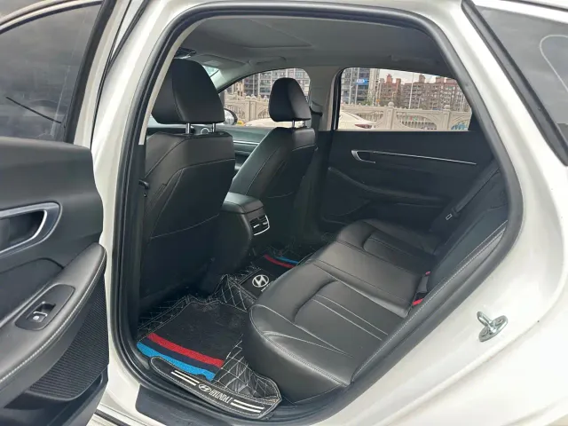 Hyundai Sonata — Фото автомобиля 5