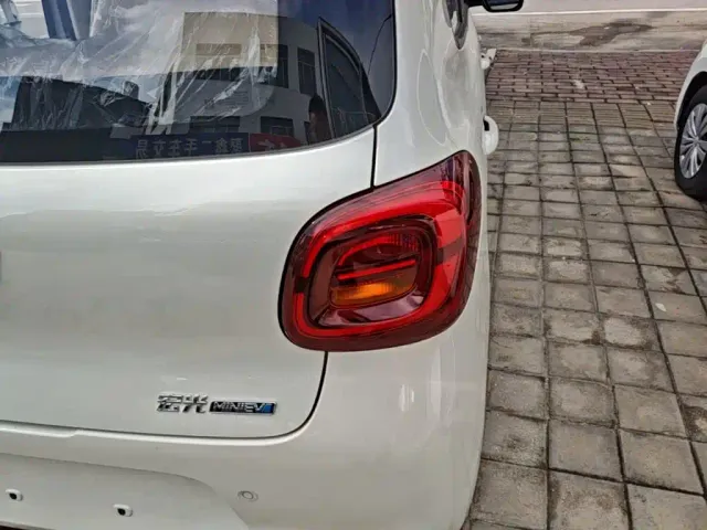 Wuling Hongguang Mini EV — Фото автомобиля 7