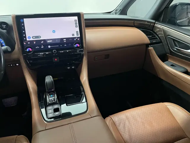 Toyota Vellfire — Фото автомобиля 10