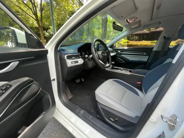 Geely Emgrand — Фото автомобиля 9