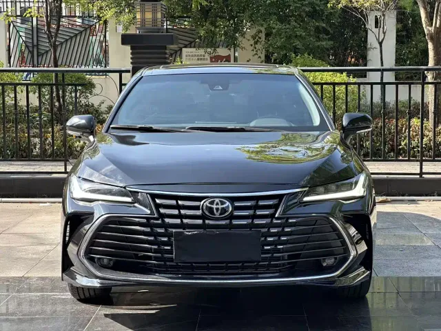 Toyota Avalon — Фото автомобиля 2