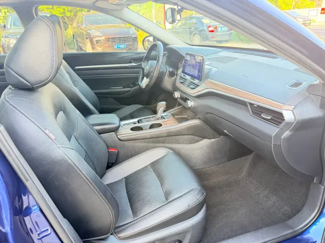 Nissan Teana — Фото автомобиля 12