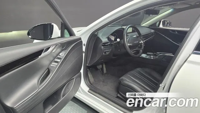 Genesis G80 Бензин 3.5 турбо AWD — Фото автомобиля 10