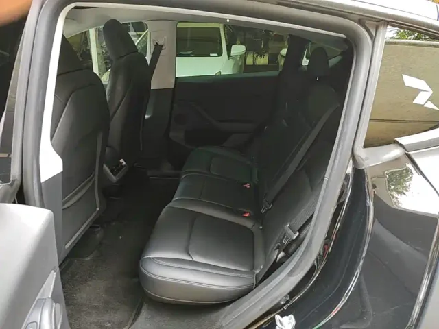 Tesla Model Y 2022 Facelift Rear-Wheel Drive Version — Фото автомобиля 16