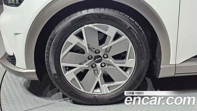 Genesis GV60 — Фото автомобиля 5