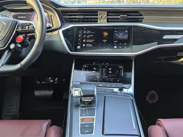 Audi A7L — Фото автомобиля 5