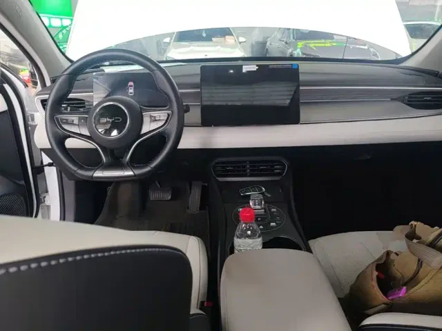 BYD Seal 05 DM-i — Фото автомобиля 9