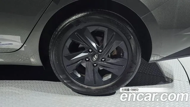 Hyundai Avante CN7 — Фото автомобиля 6