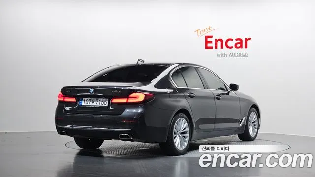 BMW 5-Series 5 серия (G30) 530i xDrive Luxury — Фото автомобиля 2