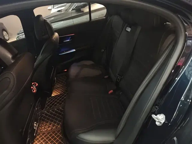 Mercedes-Benz C-Class — Фото автомобиля 16