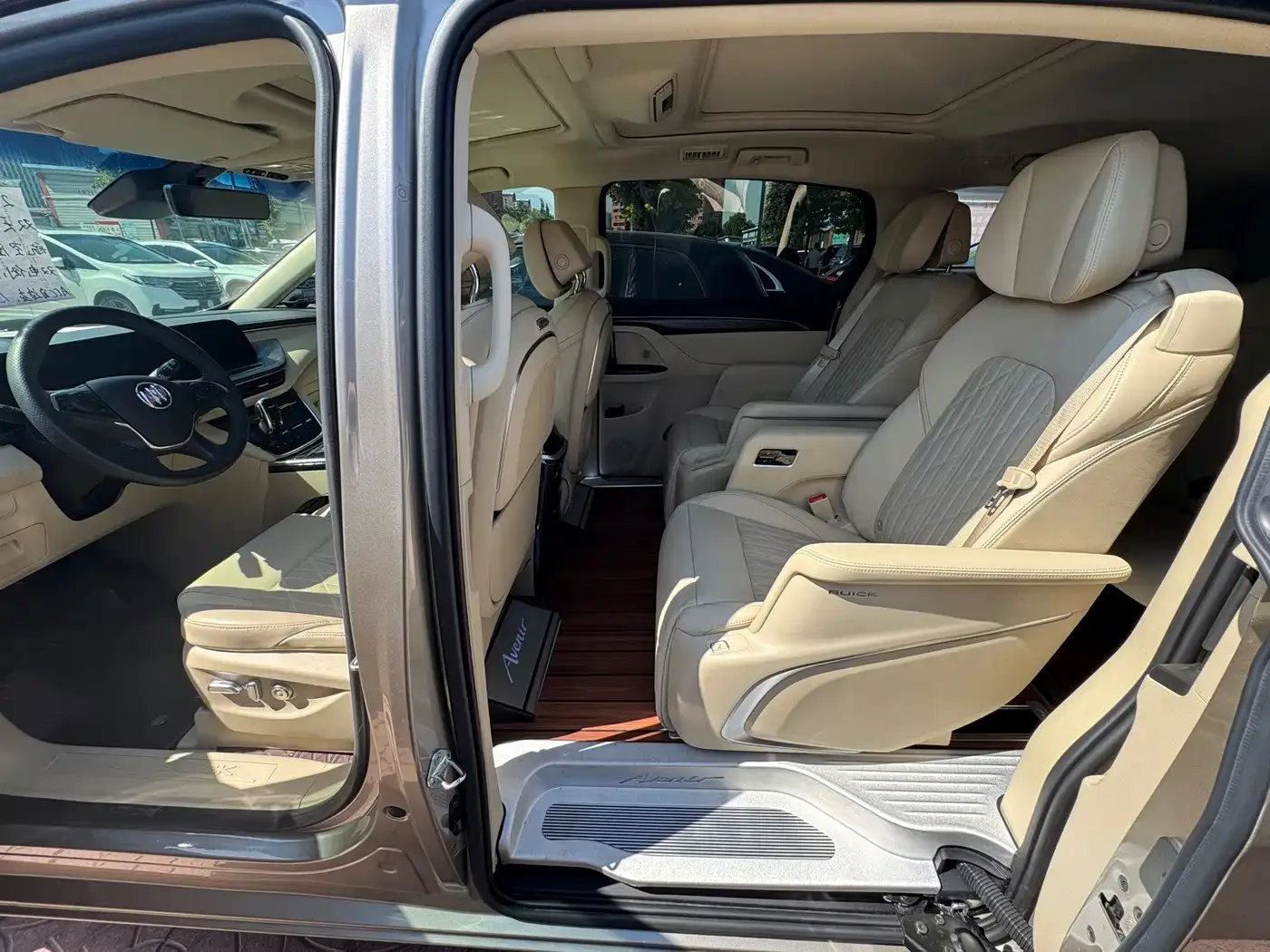 Buick Buick GL8 2023 ES Landmaster Luxury — Фото автомобиля 5
