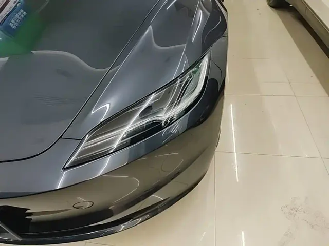 Tesla Model 3 — Фото автомобиля 23