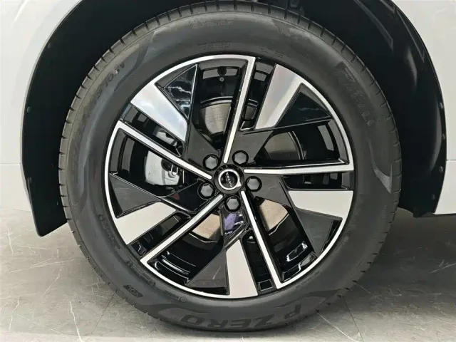 Volvo XC60 — Фото автомобиля 4