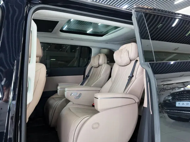 Xpeng X9 — Фото автомобиля 8