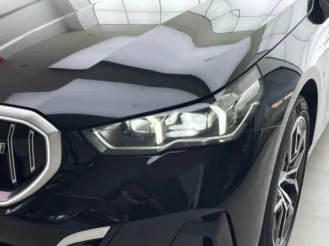 BMW i5 — Фото автомобиля 3