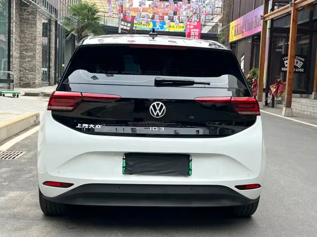 Volkswagen ID.3 — Фото автомобиля 7