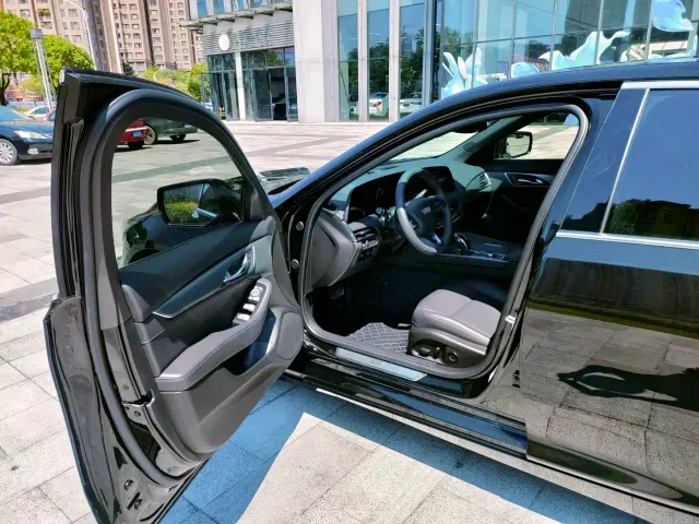 Cadillac CT5 — Фото автомобиля 11