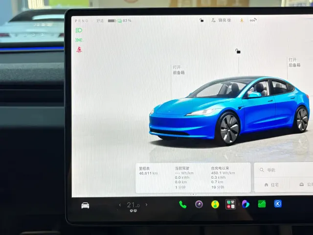 Tesla Model 3 — Фото автомобиля 17