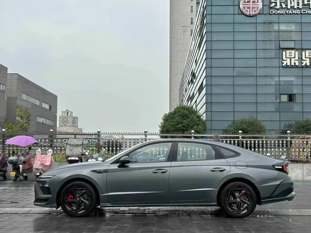Hyundai Sonata — Фото автомобиля 14