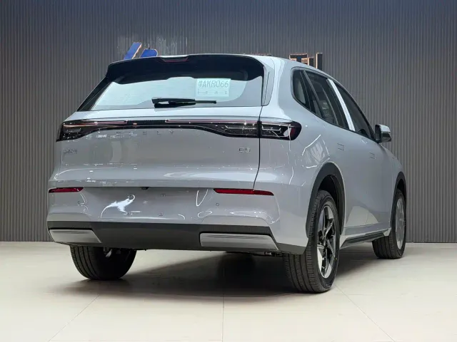 Geely Galaxy E5 — Фото автомобиля 4