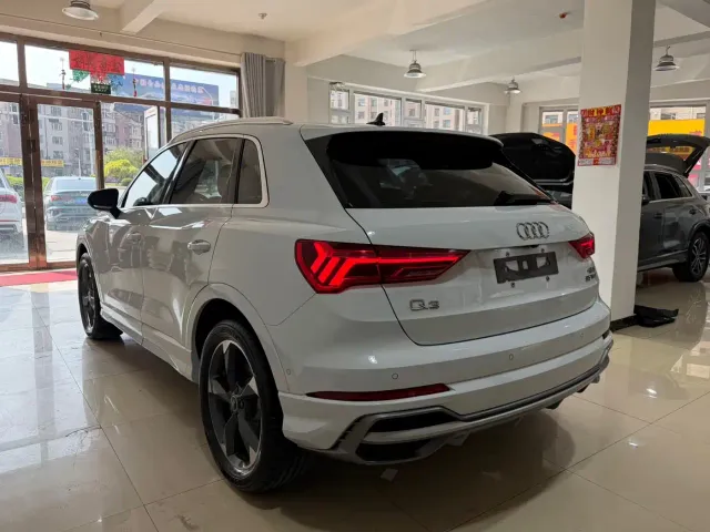 Audi Q3 — Фото автомобиля 4
