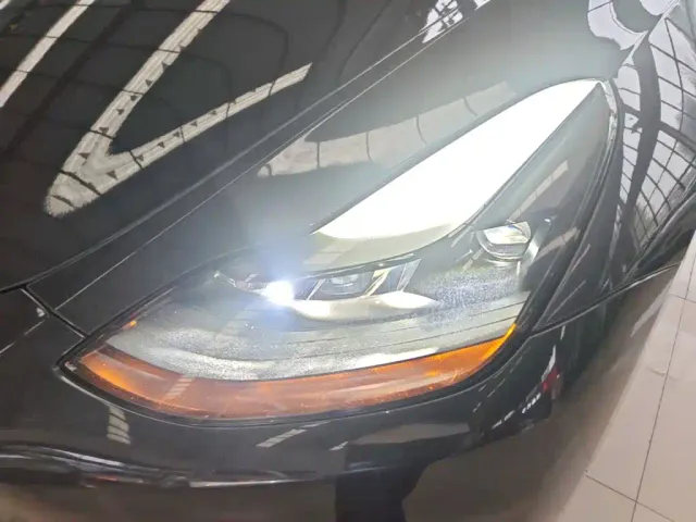 Tesla Model Y — Фото автомобиля 23