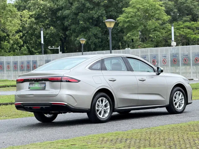 Geely Galaxy Stellar 6 — Фото автомобиля 22