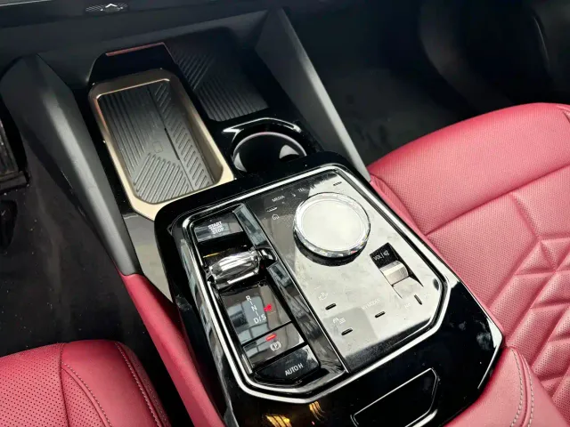 BMW 5 Series — Фото автомобиля 8