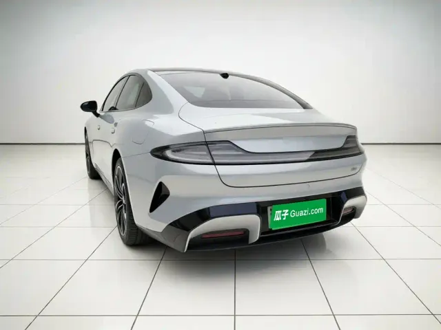 Xiaomi SU7 — Фото автомобиля 5