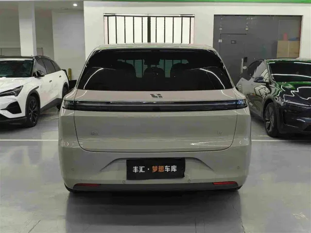 Li Auto Li Auto L6 2024 Pro — Фото автомобиля 4