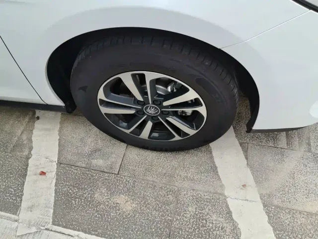 BYD Qin PLUS — Фото автомобиля 25